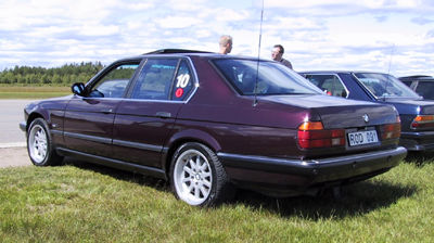 740i