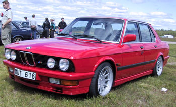M5 E28