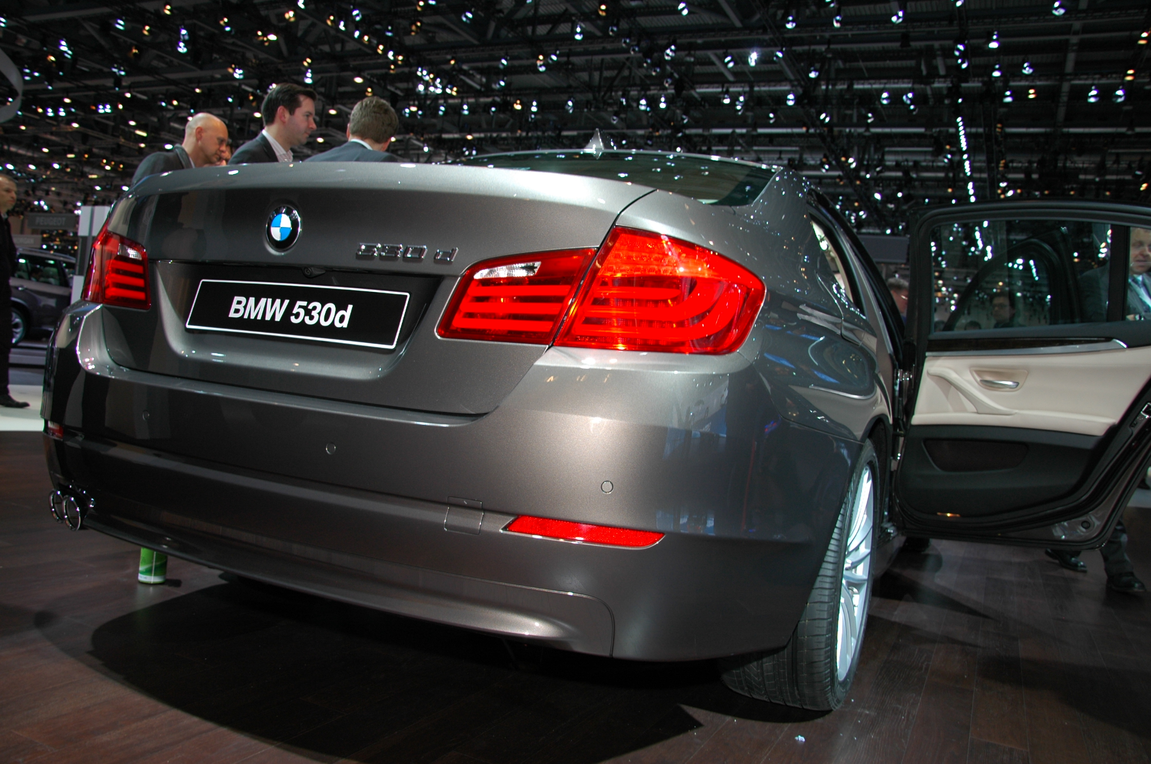 530d F10 Havanna metallic — Genèvesalongen 2010