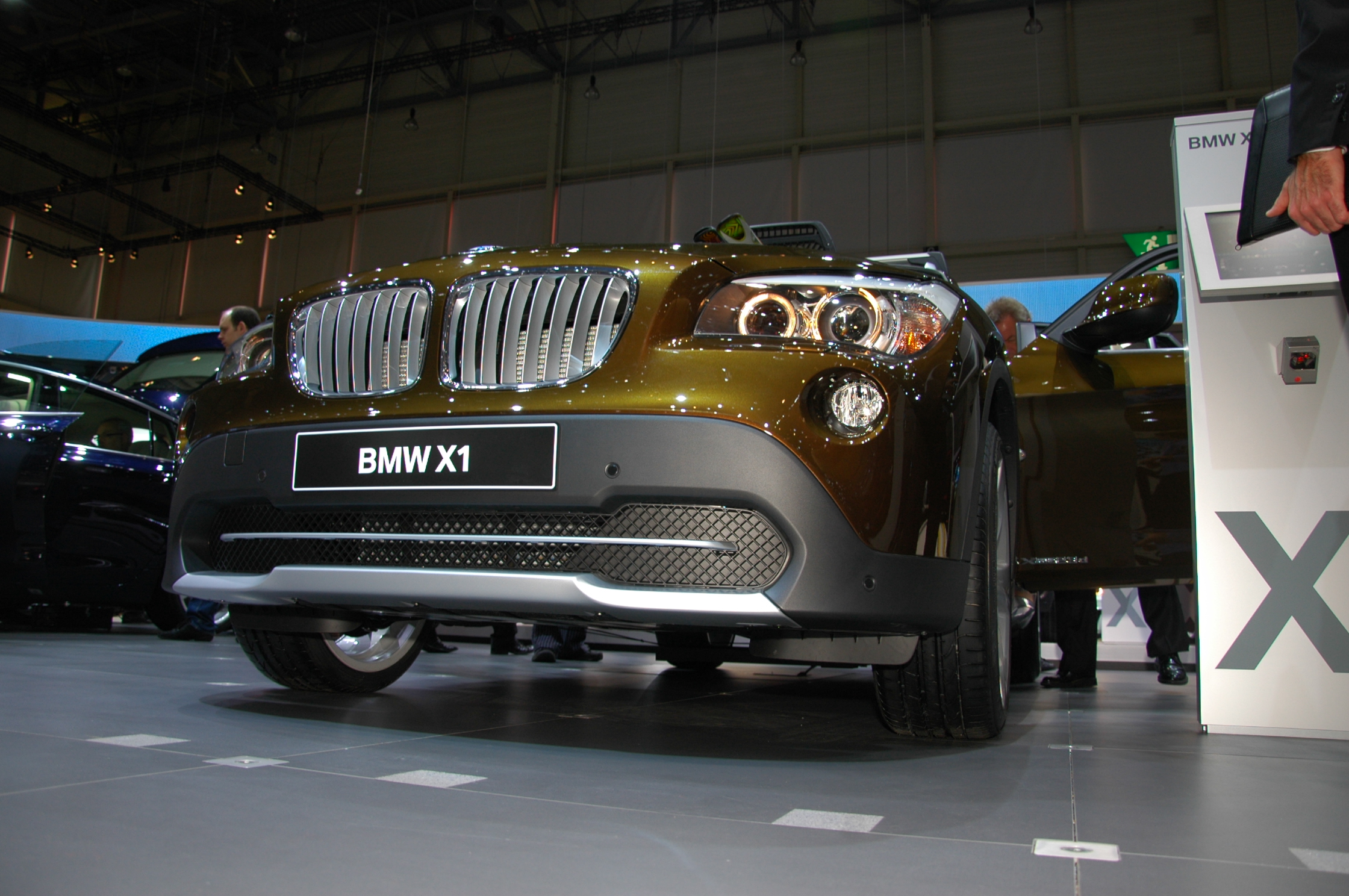X1 xDrive23d Marrakeshbrun — Genèvesalongen 2010