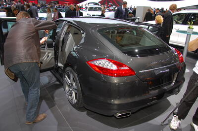 Porsche Paris 2010