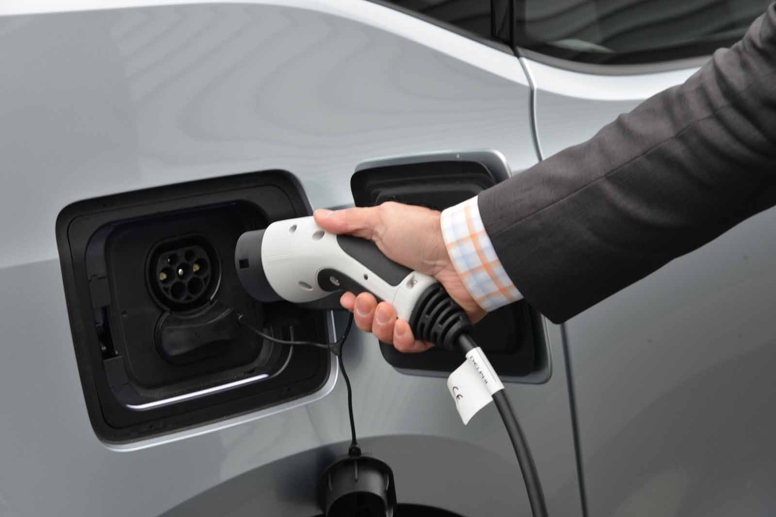BMW i3 Elektrisk och elektrolysande!