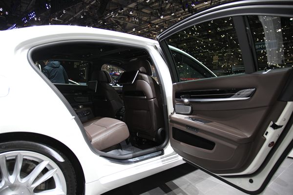 BMW 2-serie Grand Tourer interiör Genève 2015