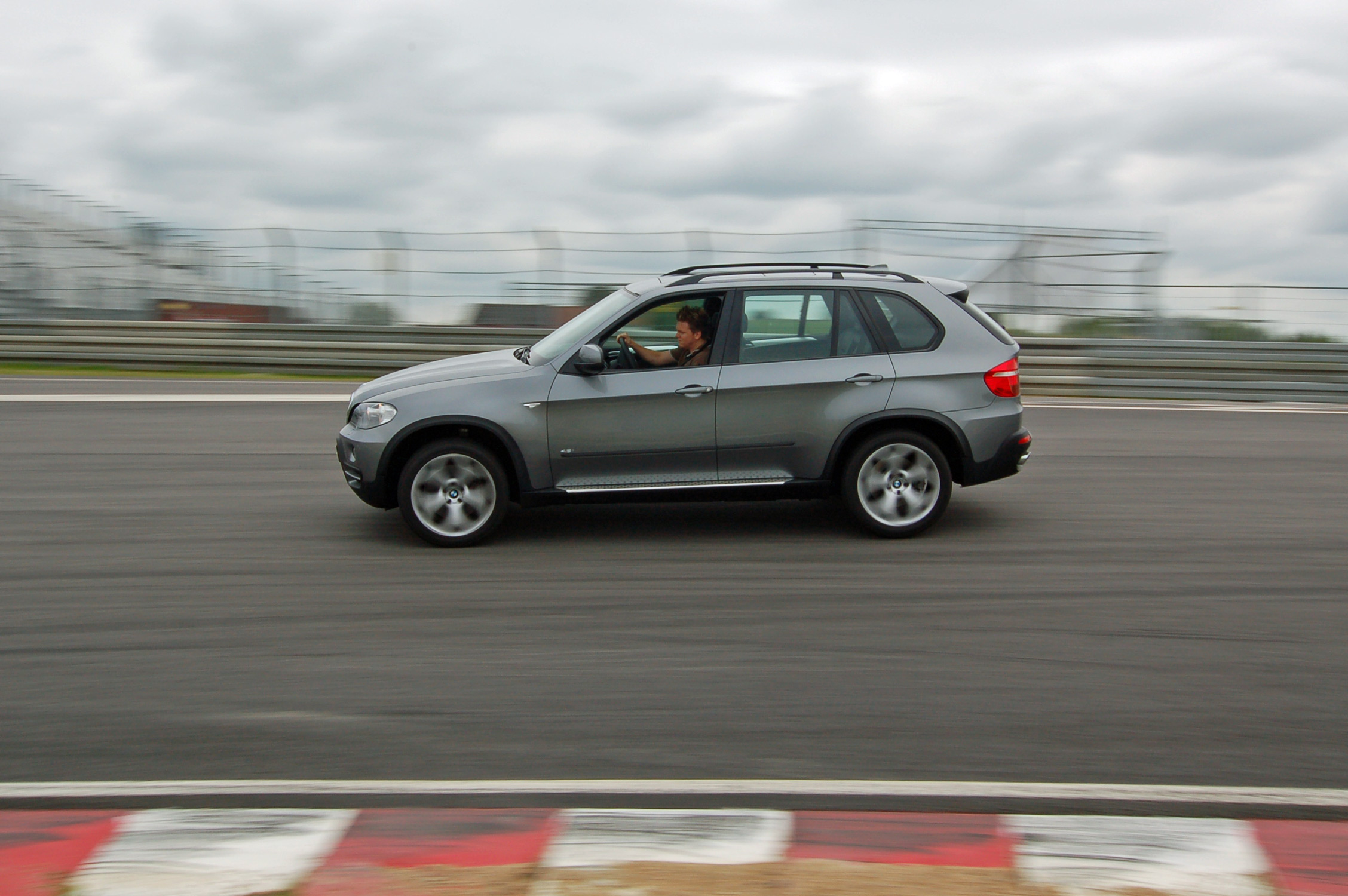 BMW X5 4,8i – SUVerän 7-sits