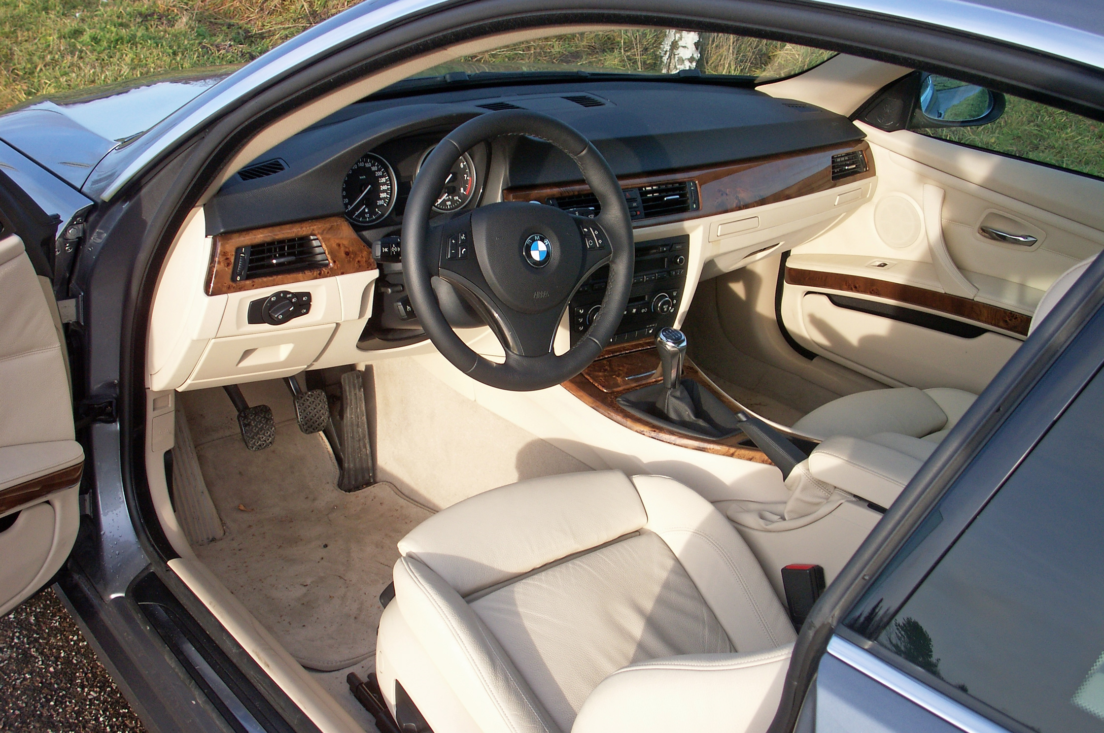 BMW 325i/335i Coupé – två treor för fyra