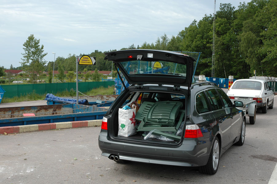 BMW 545iA touring – Visar var skåpet ska stå
