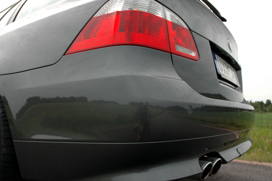 BMW 545iA touring – Visar var skåpet ska stå