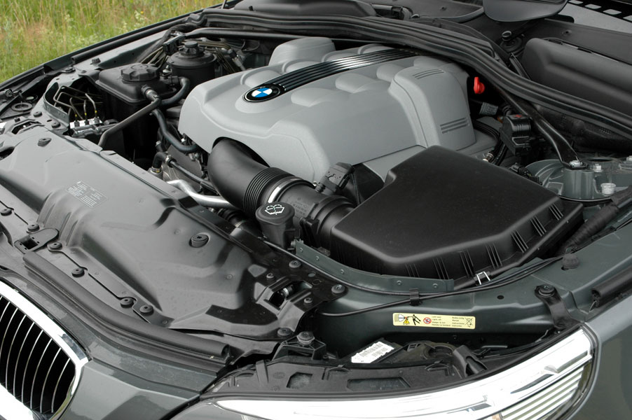 BMW 545iA touring – Visar var skåpet ska stå