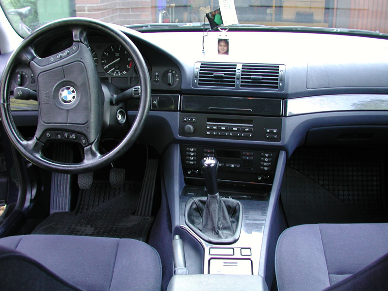 BMW 523i