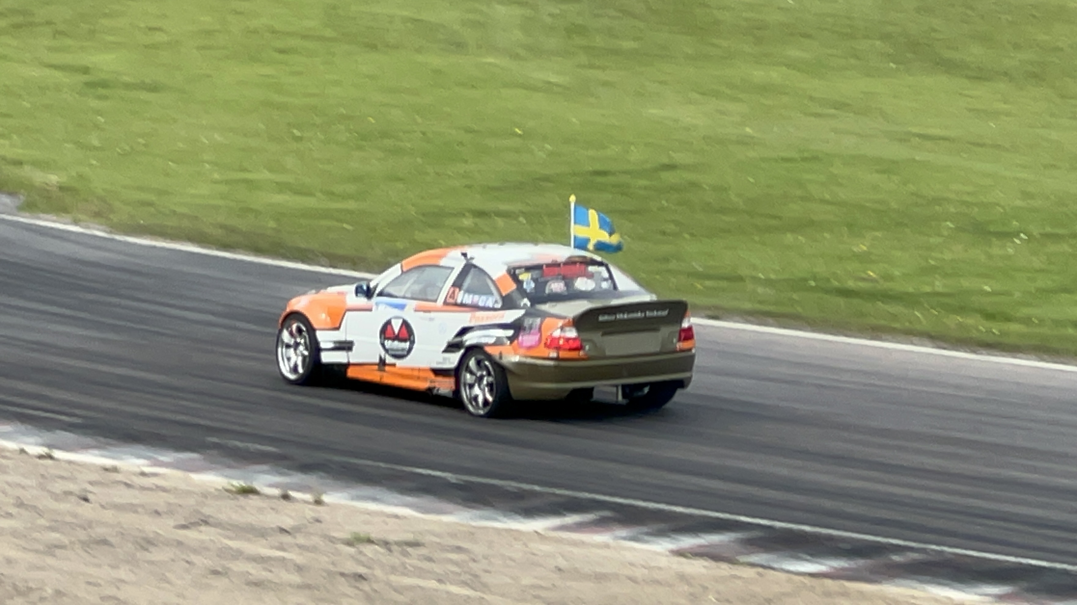 E5x — oval