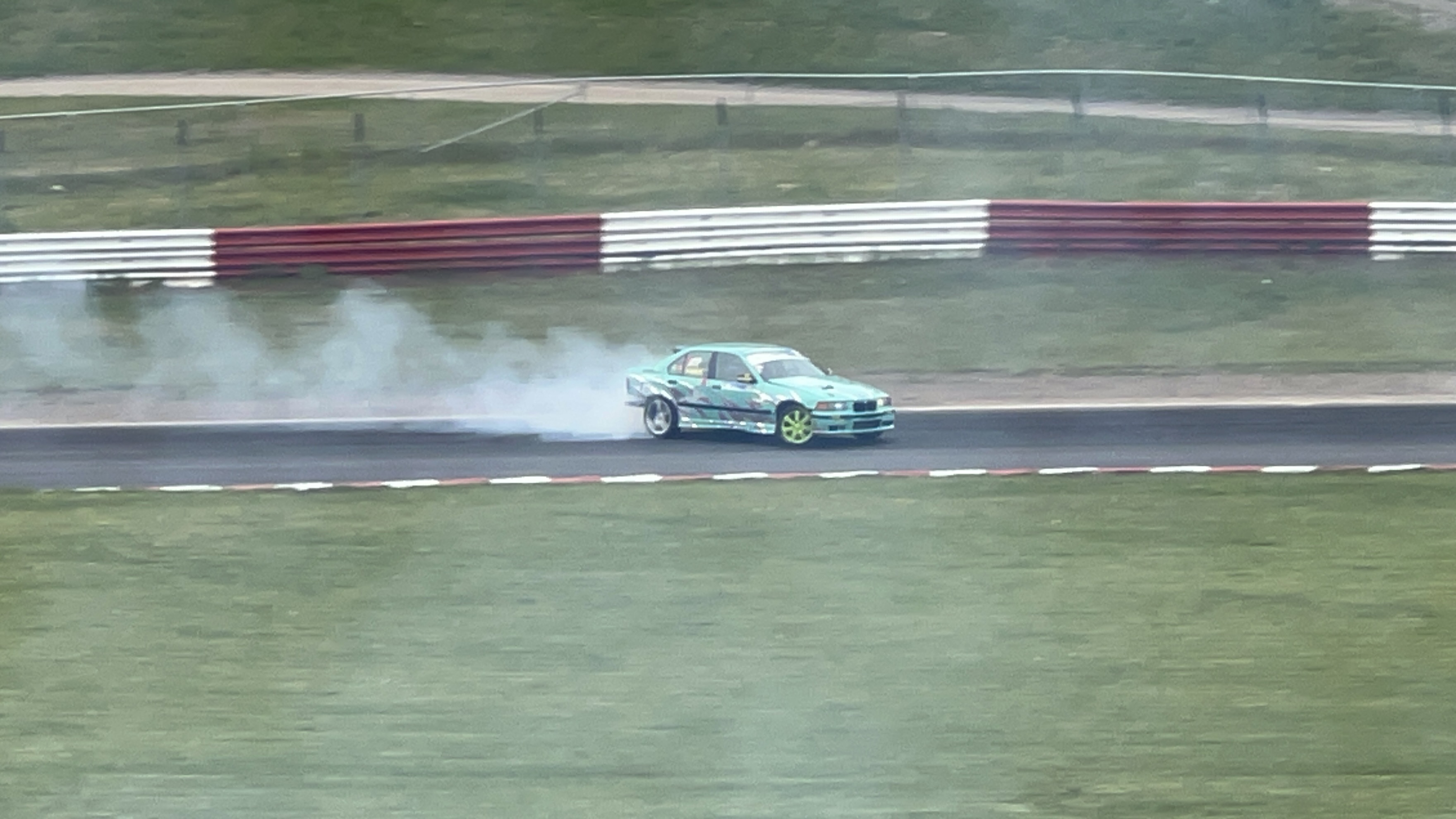 T-PARTS E36 — flamlackering närbild
